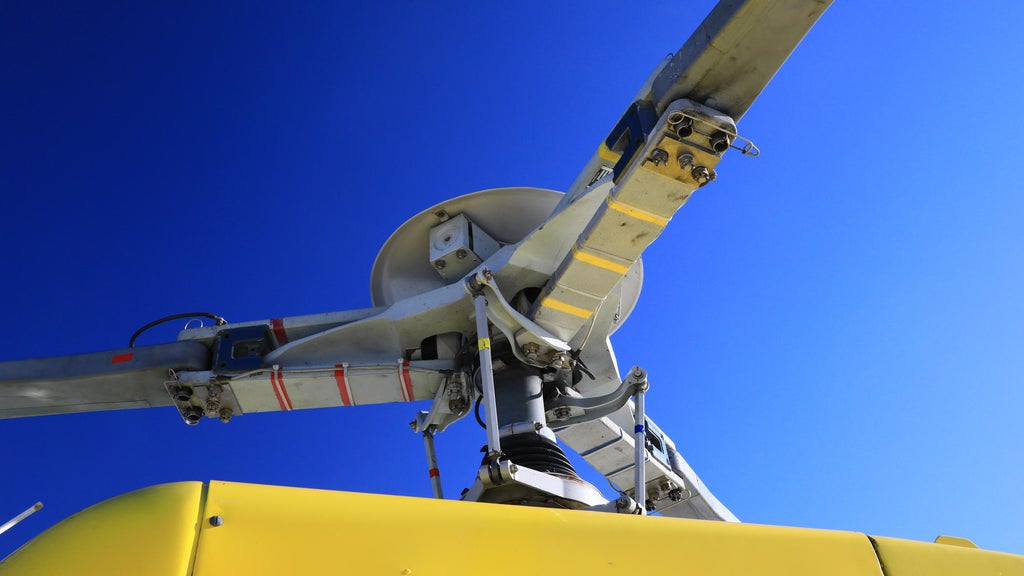 2 helicopters collide southeast of McMinnville in Oregon, killing 3 — Atherton Schools news
