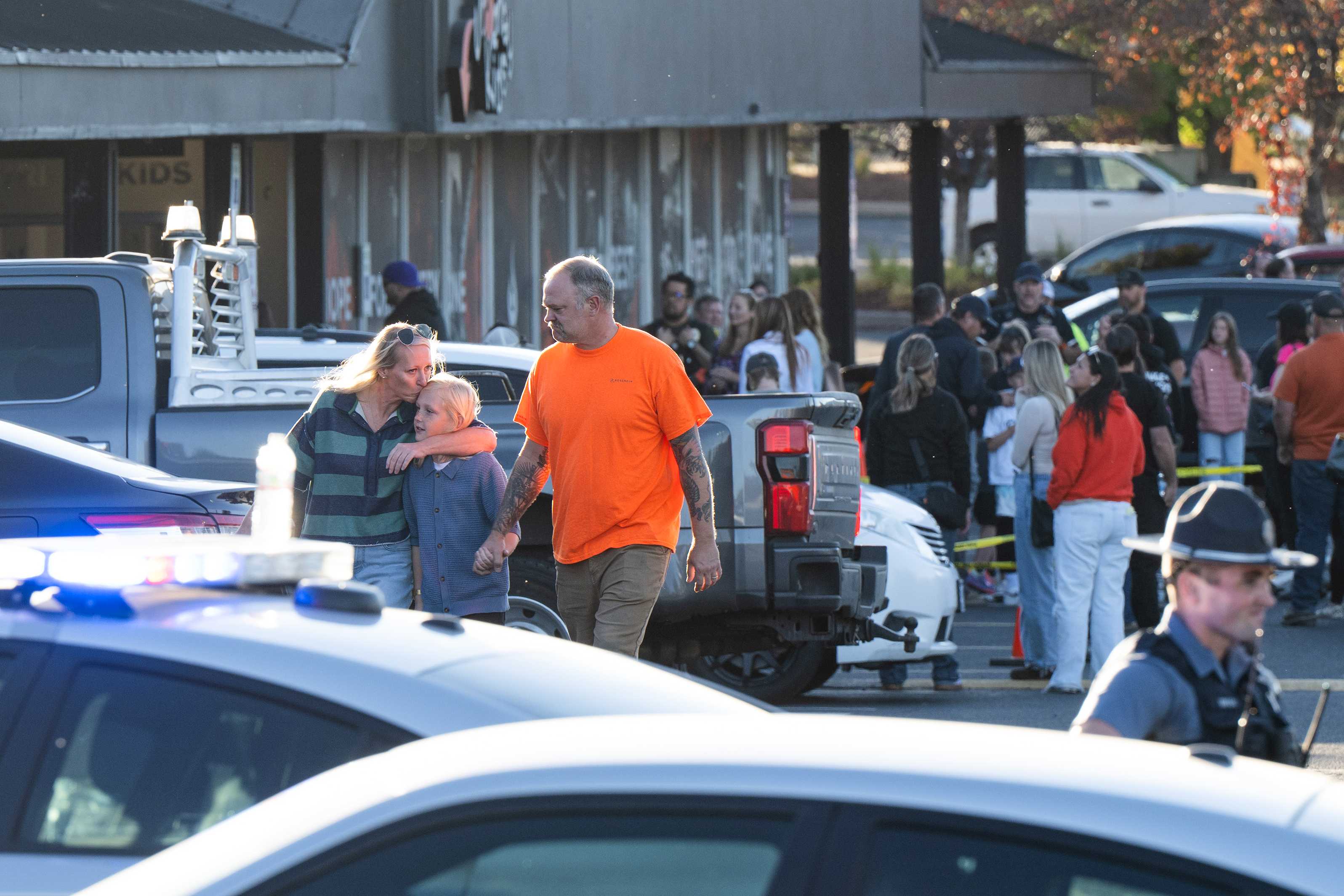 Police: Teen shooter kills 4 at Oregon elementary school before being fatally shot by a witness — WESH 2 Orlando