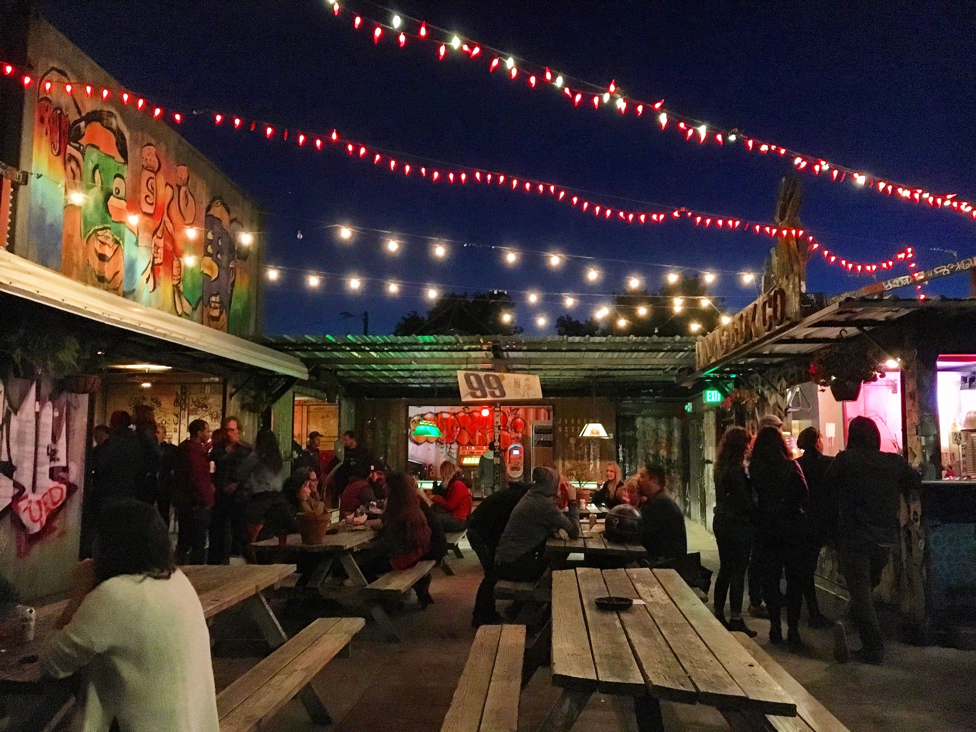 Eli’s Mile High Club starts closure countdown, and Seniore’s Pizza shutters Berkeley branch — The Oaklandside