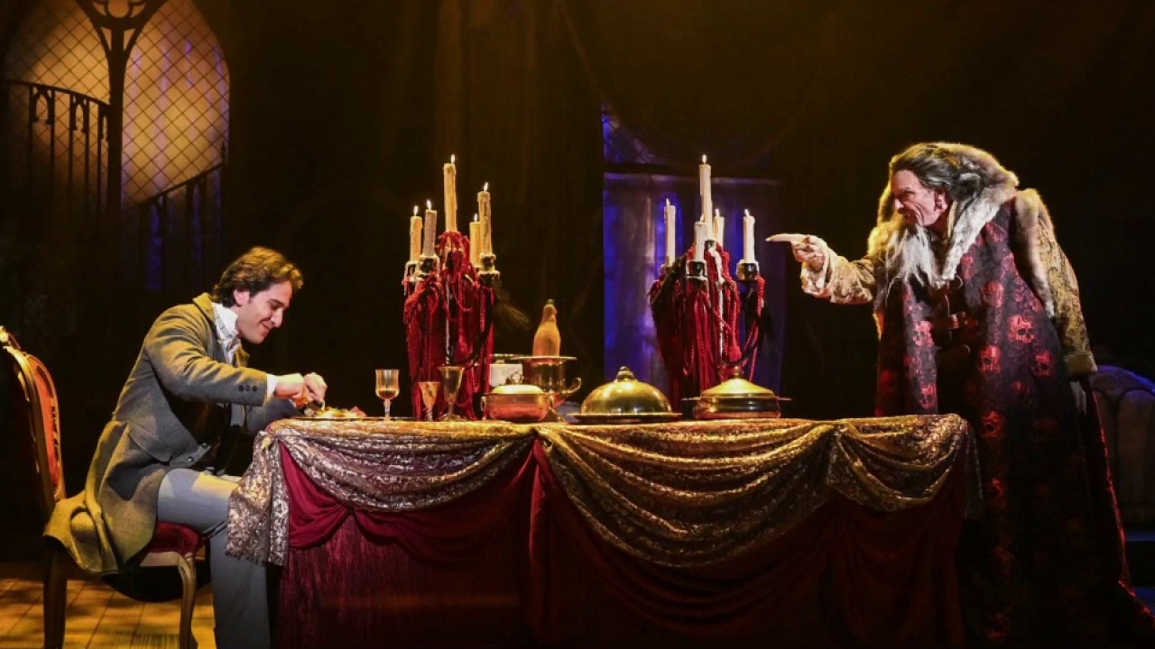 'Dracula' at TheatreWorks Silicon Valley — KTVU FOX 2 Bay Area, Atherton Arts news