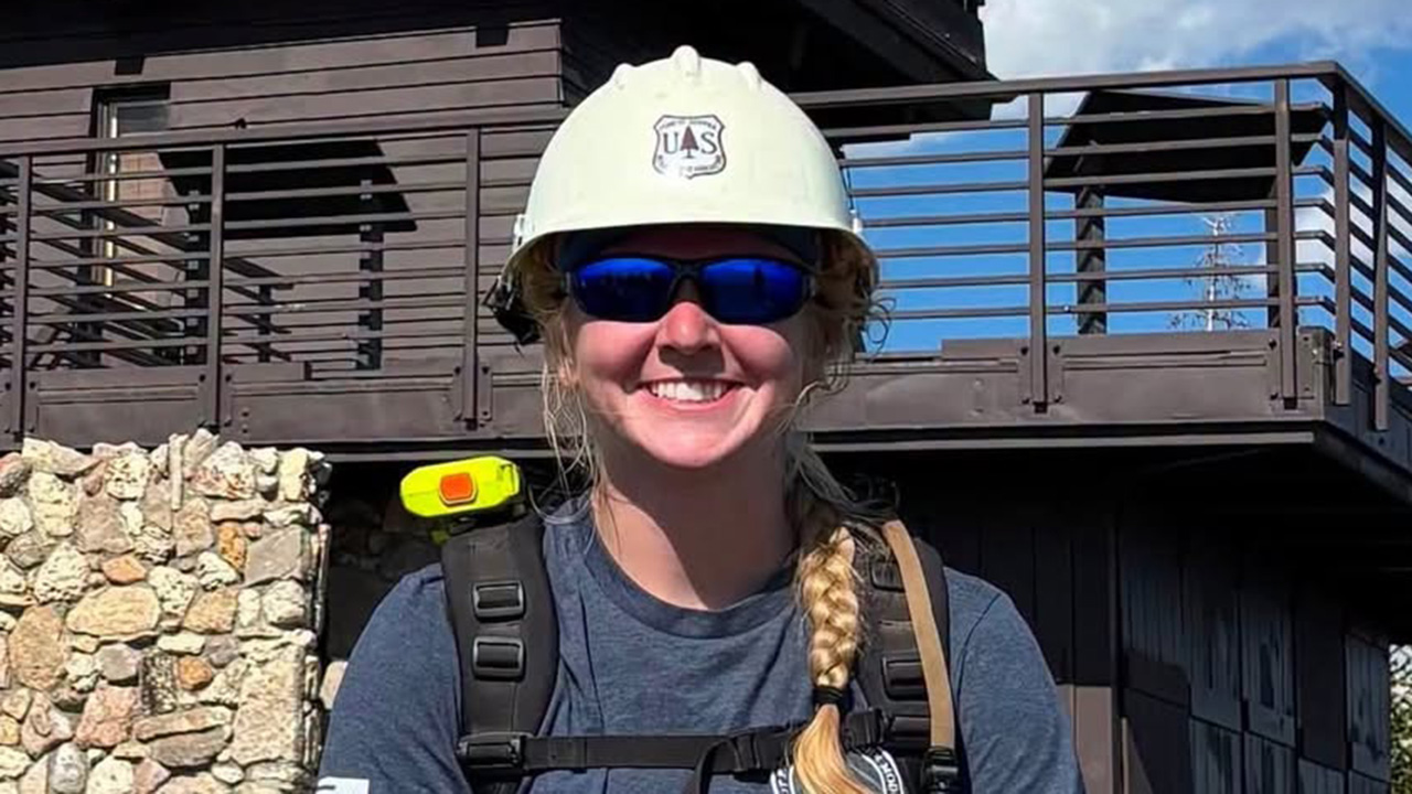 Firefighter, 24, died after being struck by a tree battling La. wildfire — KTVU FOX 2 Bay Area, Atherton Community news