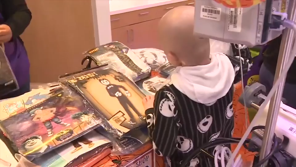 Nicklaus Children’s Hospital patients pick out Halloween costumes with help from Spirit Halloween — WSVN 7 Miami-Dade, Atherton Health news